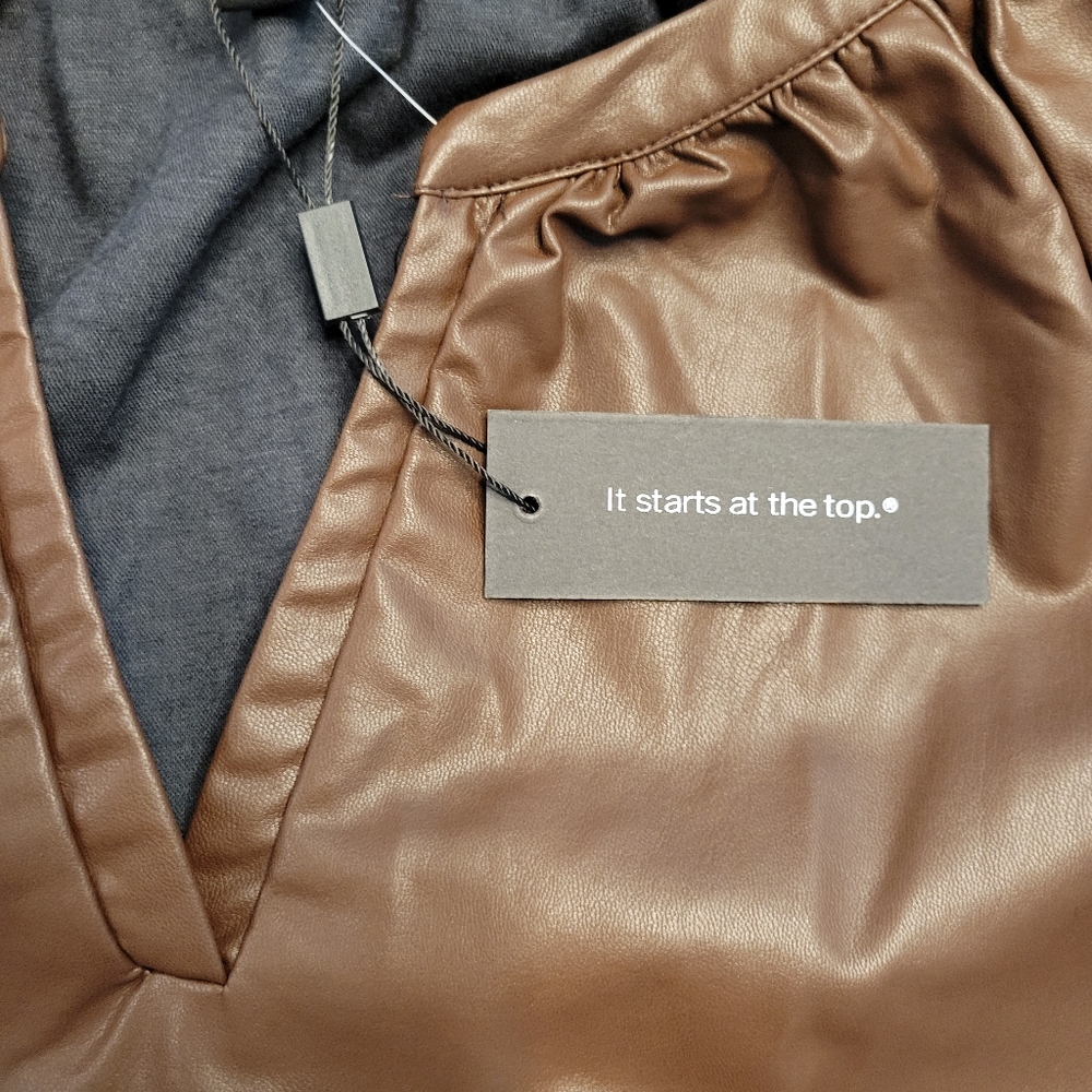 NEW CABLE & GAUGE  WOMENS SHORT SLEEVE FAUX LEATHER BROWN TOP-NWT - Picture 6 of 13